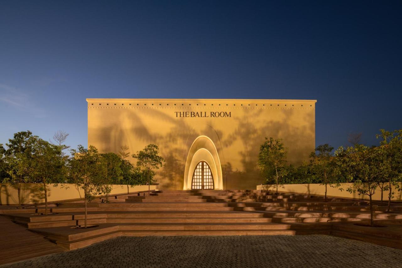Time Square Resort & Spa Bhuj Bagian luar foto